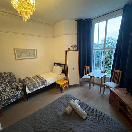 Ensuite Double Room, By Swansea University, Sketty, R2 Екстериор снимка