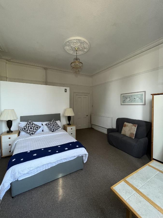 Ensuite Double Room, By Swansea University, Sketty, R2 Екстериор снимка